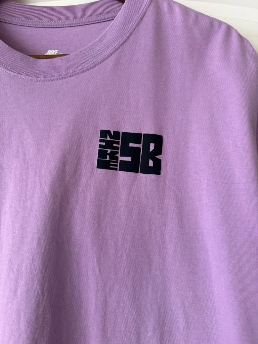 Nike SB Skate T-Shirt. Purple. Loose Fit Large. - Picture 5 of 9